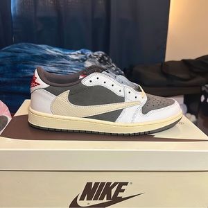 Air Jordan travis Scott reverse mochas